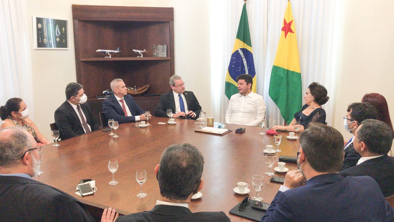 Representantes do MP brasileiro são recebidos pelo governador do Acre Gladson Cameli