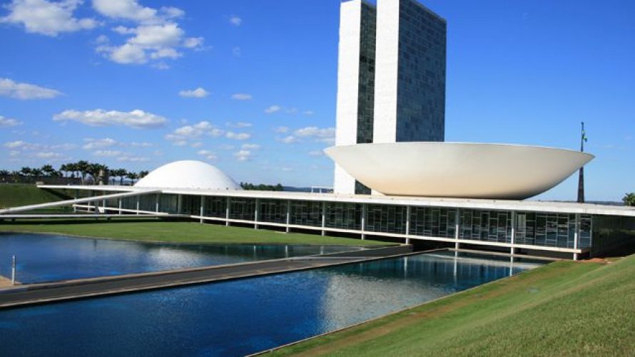 PEC 32: Comissão aprova relatório sem inclusão da Magistratura e do Ministério Público