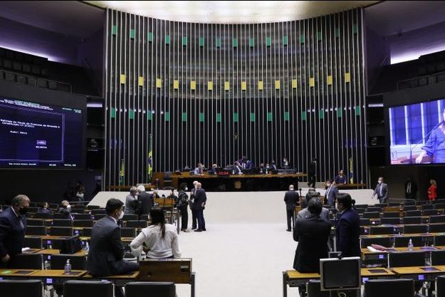 Câmara dos Deputados rejeita a PEC 5/21