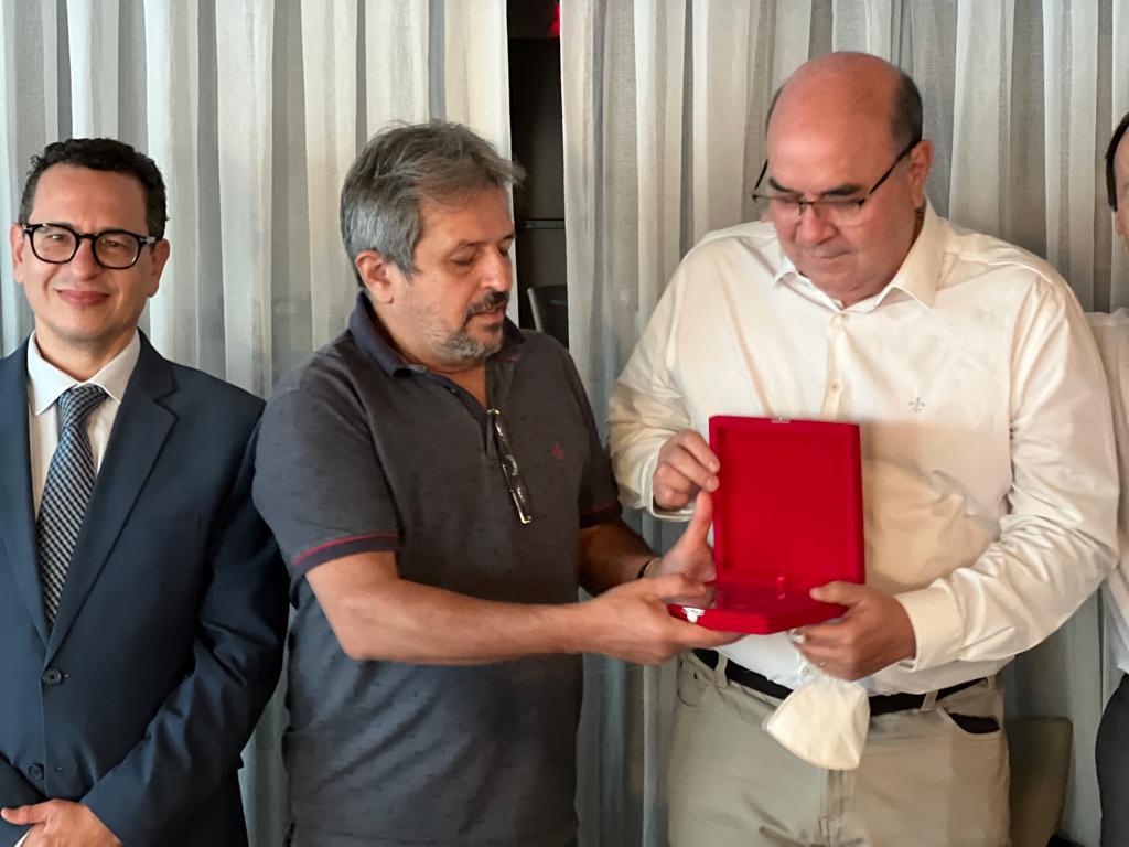 Em Santa Catarina, goiano Benedito Torres recebe homenagem do CNMP