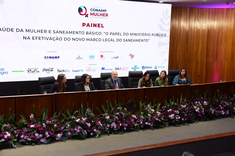 Primeiro dia de palestras do Congresso CONAMP Mulher abordou saneamento básico, empreendedorismo, dignidade existencial, violência e equidade de gênero