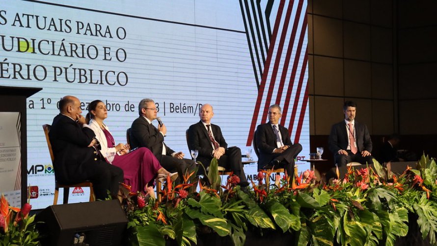 CONAMP compartilha experiência em fórum internacional da OEA