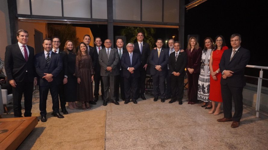 Frentas homenageia o senador Rodrigo Pacheco por sua contribuição às carreiras jurídicas e ao fortalecimento do Judiciário