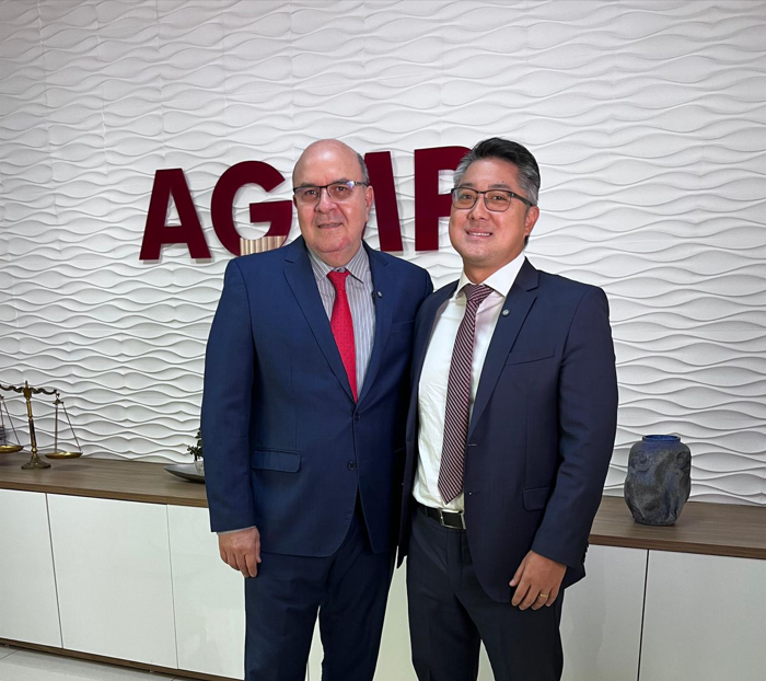 Ex-procurador de Justiça Benedito Torres entrega presidência da AGMP ao vice, Leandro Murata 