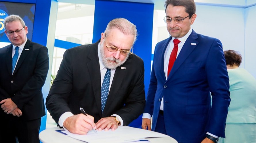 CONAMP filia Augusto Aras e marca primeiro ingresso de ex-procurador-geral da República em 55 anos