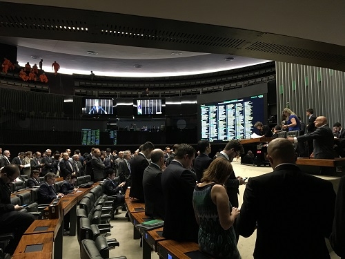 Câmara dos Deputados aprova PLP 257/2016