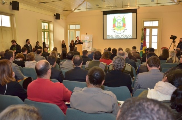 Fórum discute segurança pública e combate à impunidade