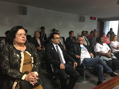 CCJ aprova medida que estabelece teto dos gastos públicos