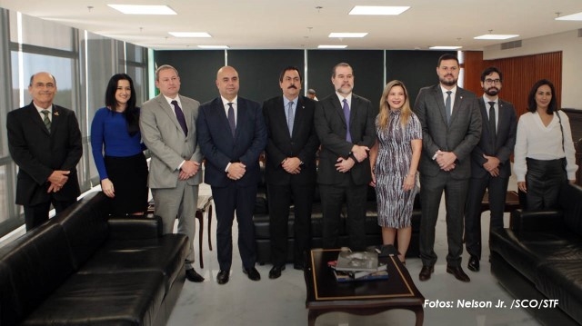 Frentas debate valorização das carreiras com presidente do STF