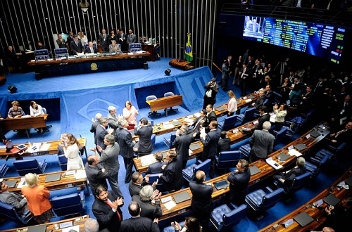 Senado aprova indicação de Fachin para o STF