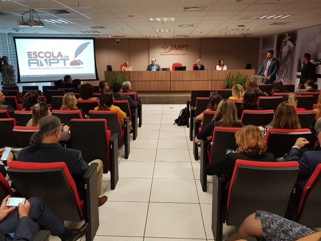 CONAMP participa de lançamento da Escola da ANPT