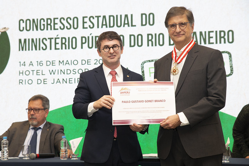 54524040901 086e059295 c